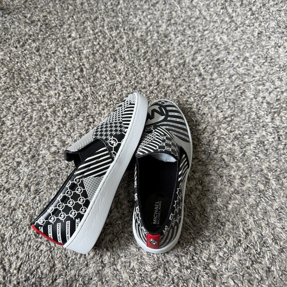 Michael Kors Slip-On Keaton Leather Sneakers Shoe Black White Logo Size 6 New - Picture 8 of 10